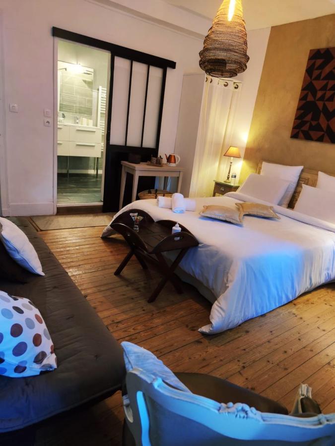 Chambre D'Hotes "Le Village" Villenouvelle Bagian luar foto
