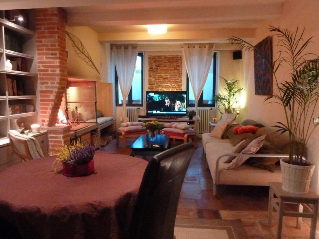 Chambre D'Hotes "Le Village" Villenouvelle Bagian luar foto