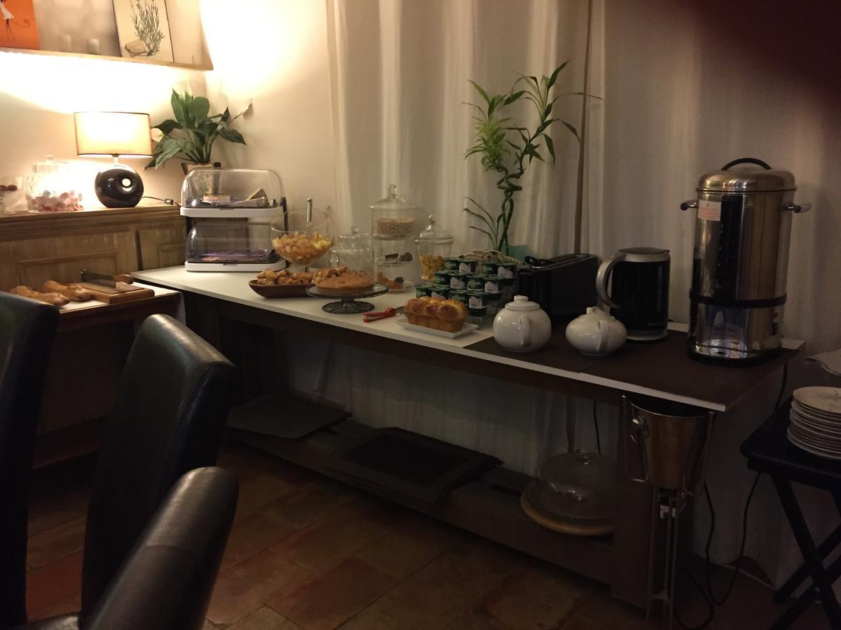 Chambre D'Hotes "Le Village" Villenouvelle Bagian luar foto